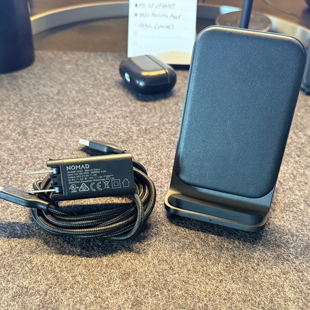 Nomad Base Station Wireless Charging Stand